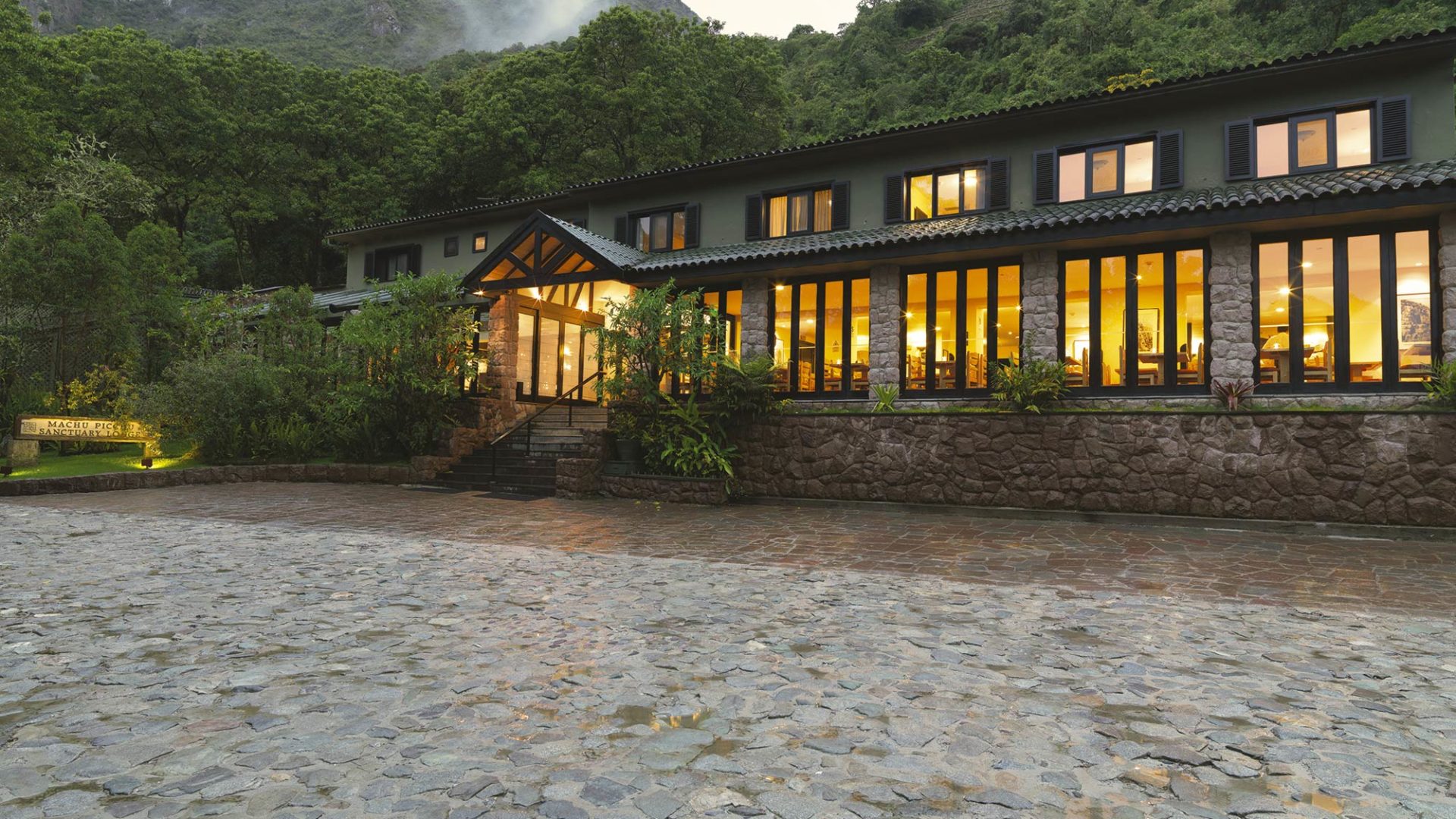 belmond sanctuary lodge