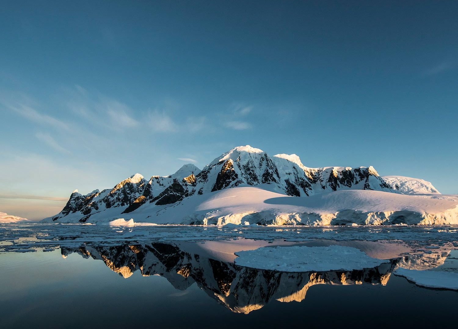 Bru & Bru: aero crucero Antarctica XXI en la Antártida, paisaje nevado