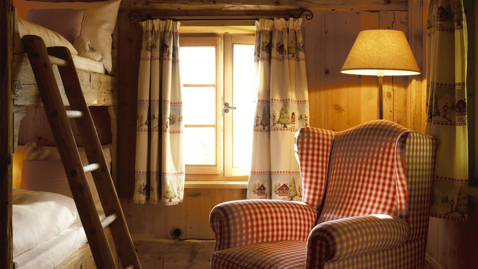 white deer san lorenzo mountain lodge