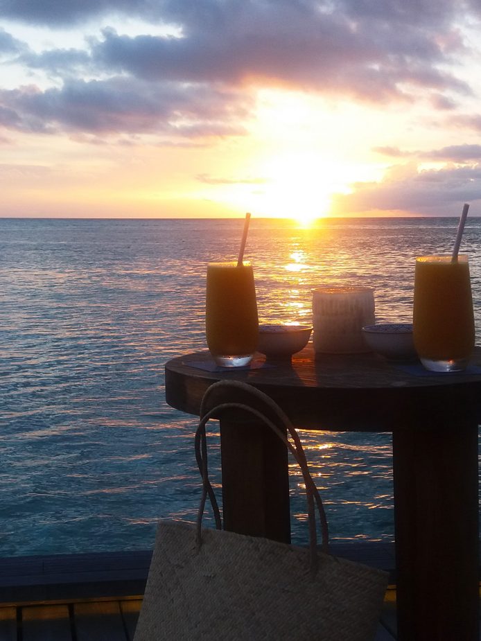 yoga retreat como maalifushi