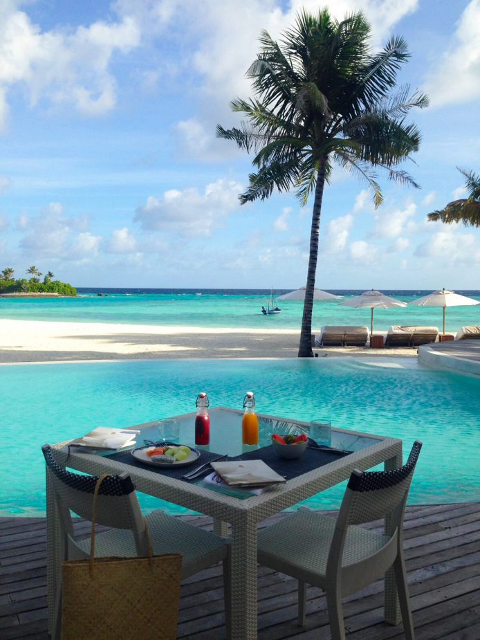 yoga retreat como maalifushi