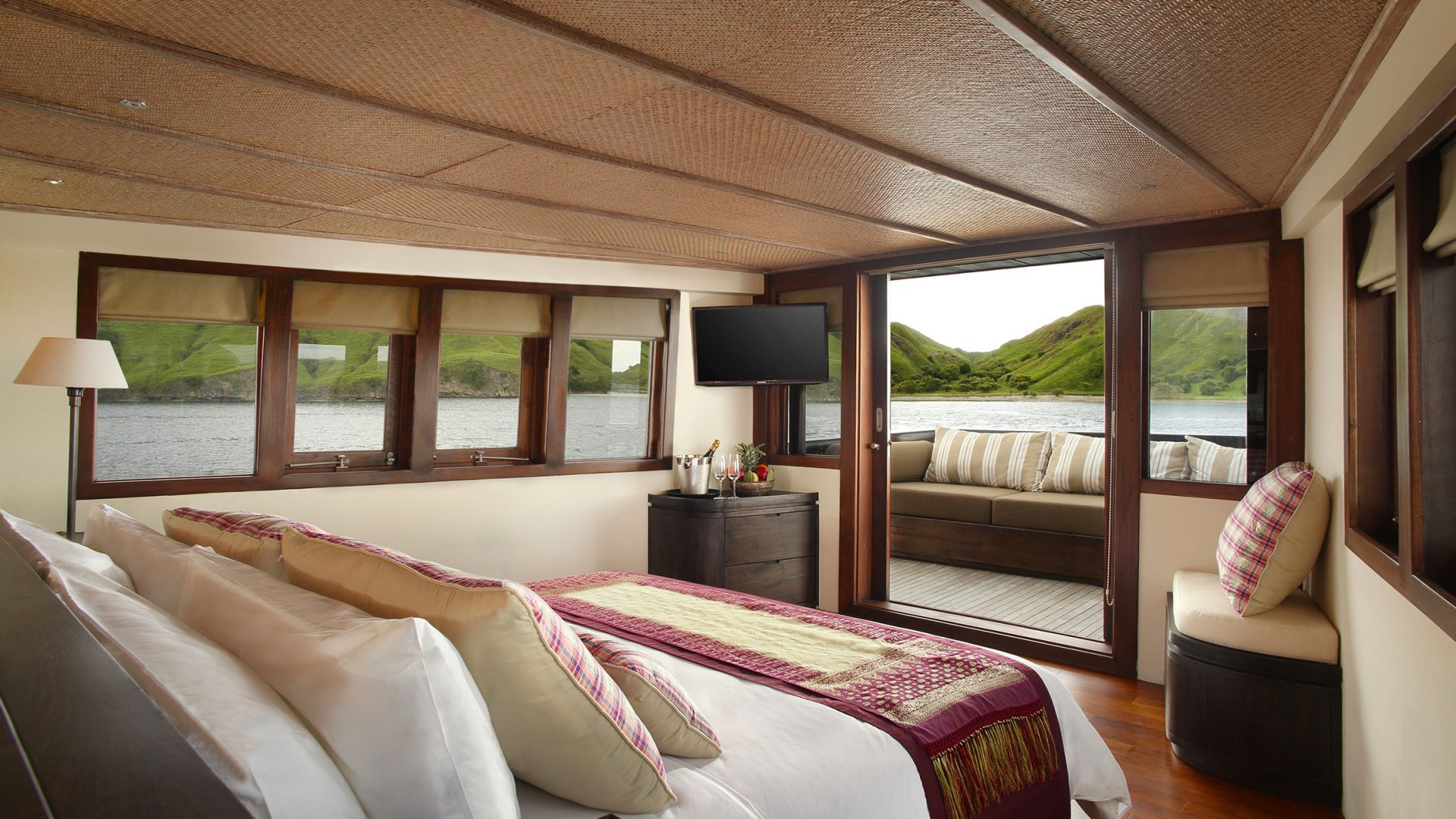 BRU&BRU-Agencia-de-viajes-exclusivos-Yates-Indonesia-Alila-Purnama1