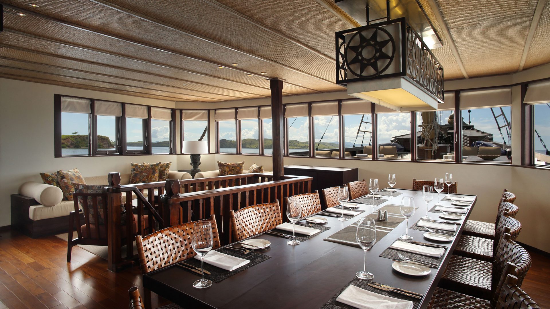 BRU&BRU-Agencia-de-viajes-exclusivos-Yates-Indonesia-Alila-Purnama4