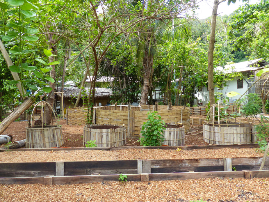 travel story ana bawah