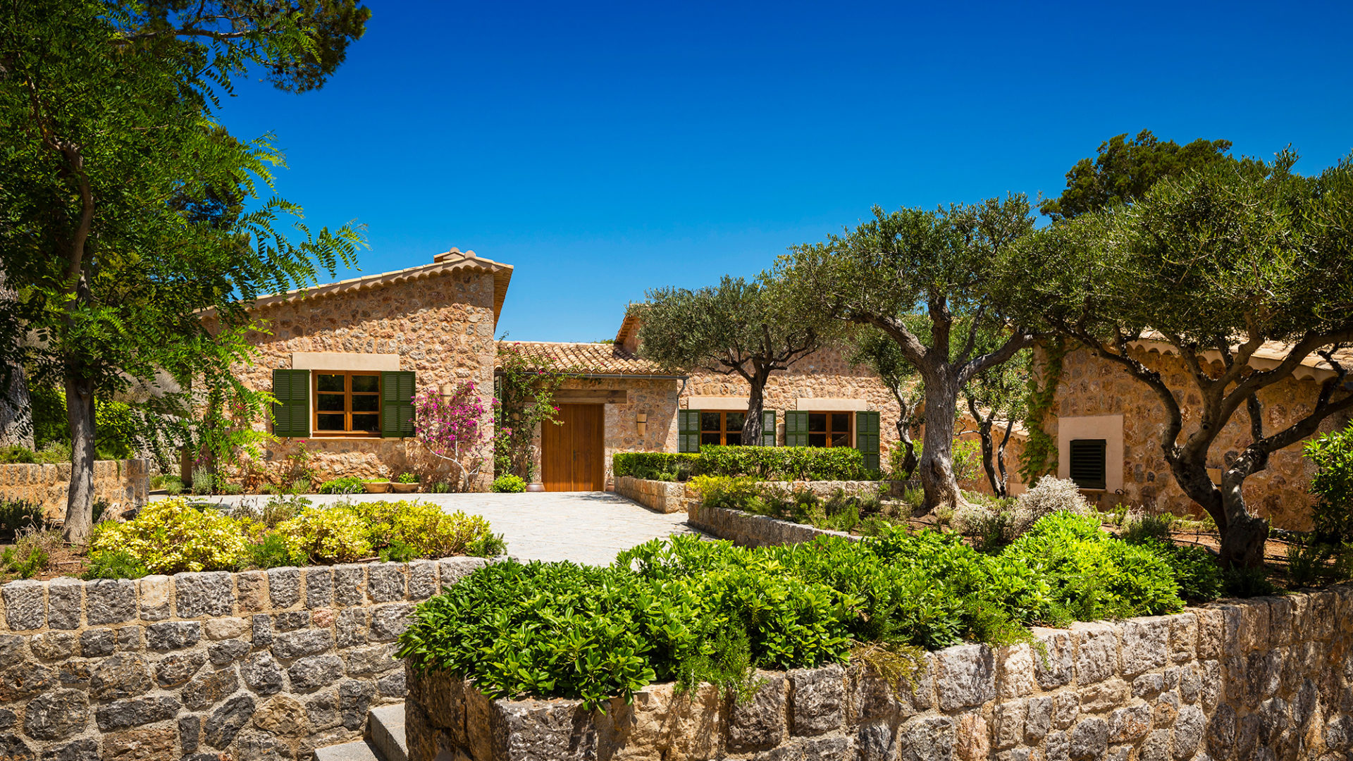 ana travel story mallorca