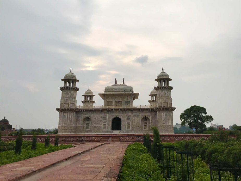 laura travel story india