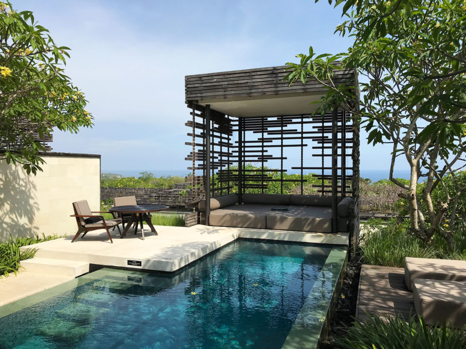 travel story ana laura bali