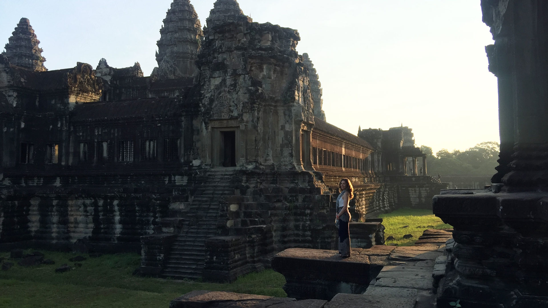esther travel story camboya