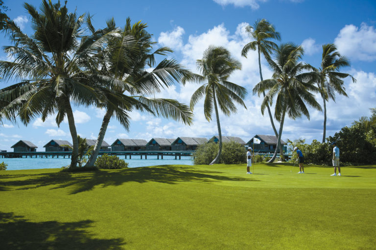 Maldives: golf in paradise