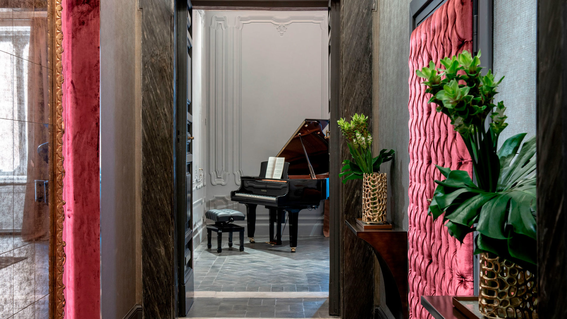 holy deer san lorenzo city lodge