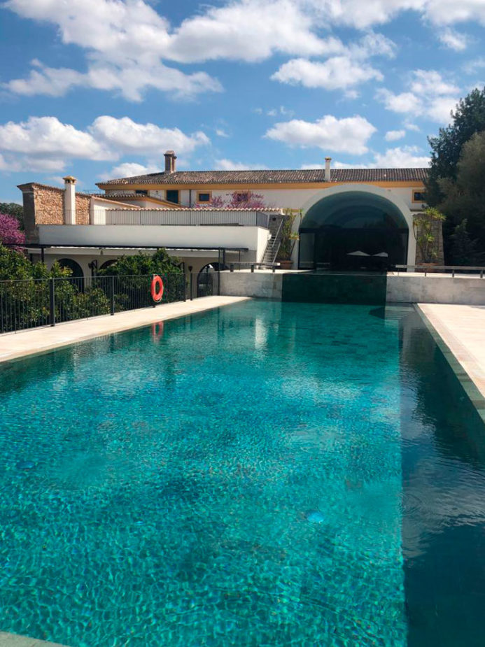 esther travel story canet