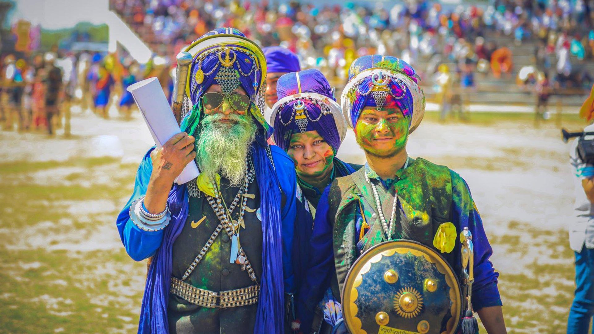 Celebra la primavera en India en los festivales Holi & Hola Mohalla