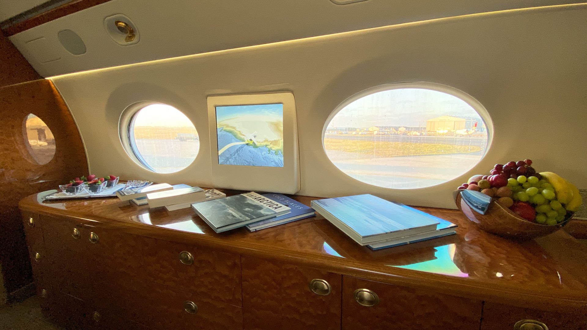 Bru & Bru agencia exclusiva, Ana Bru en White desert Antártida, Polo Sur