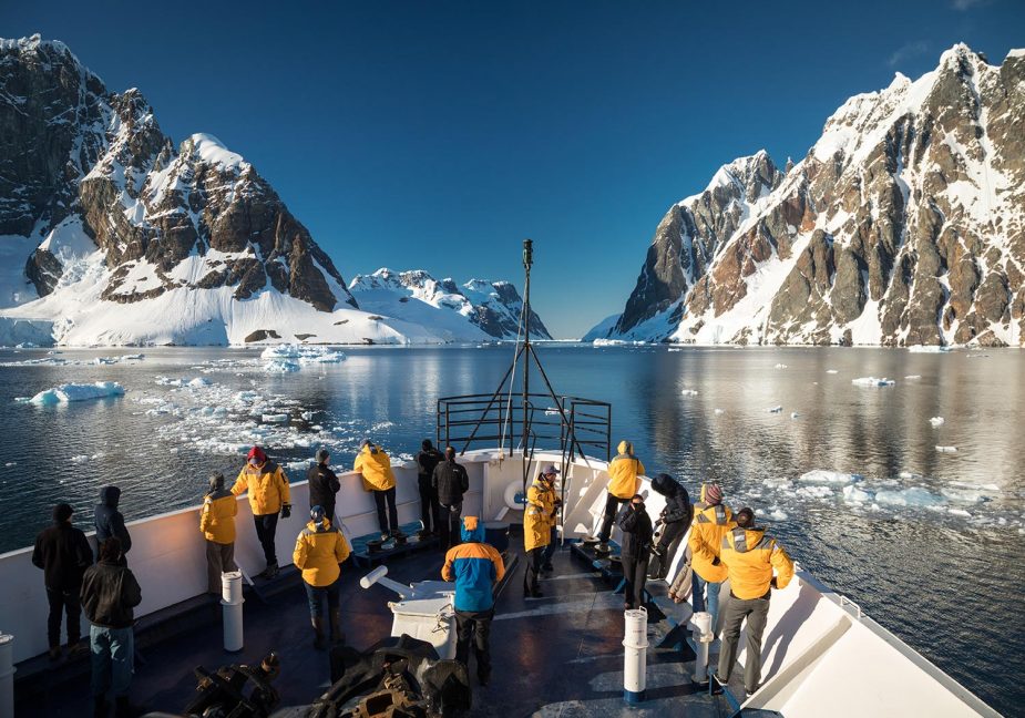 Bru & Bru agencia de viajes exclusivos Quark Expeditions al Ártico y Antártida, Crucero Ultramarine en Lemaire Channel, Foto de Acacia Johnson
