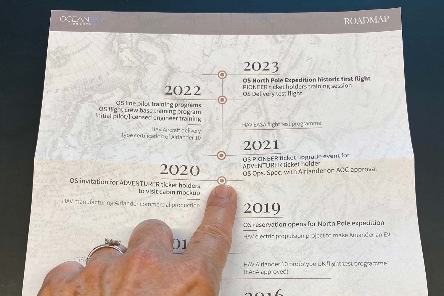 Bru & Bru agencia de viajes exclusivos - OceanSky Cruises, expedición al Ártico en dirigible