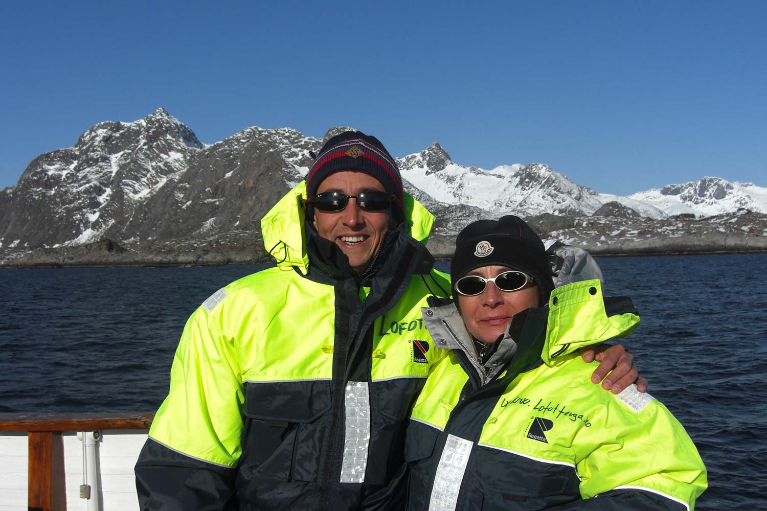 Bru & Bru agencia de viajes exclusivos - OceanSky Cruises, expedición al Ártico. Javier Arjona y Ana Bru