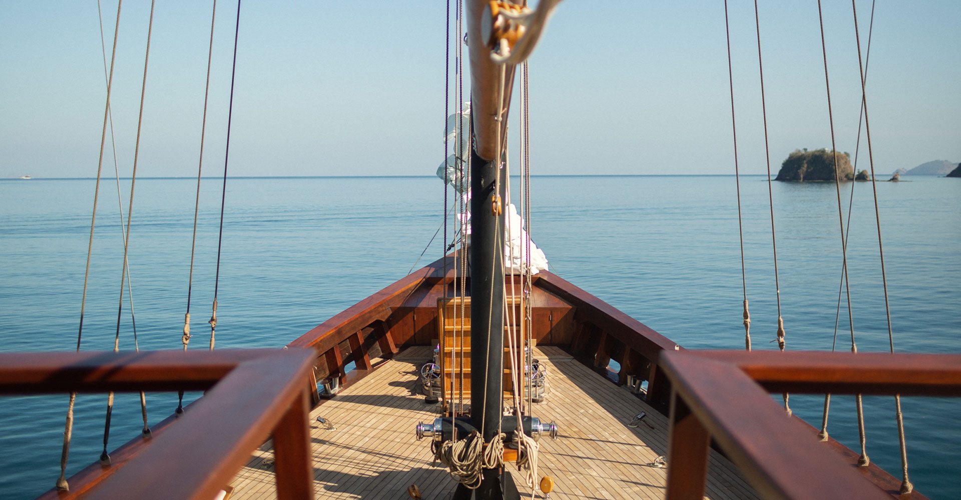 Vela Sailing Yatch