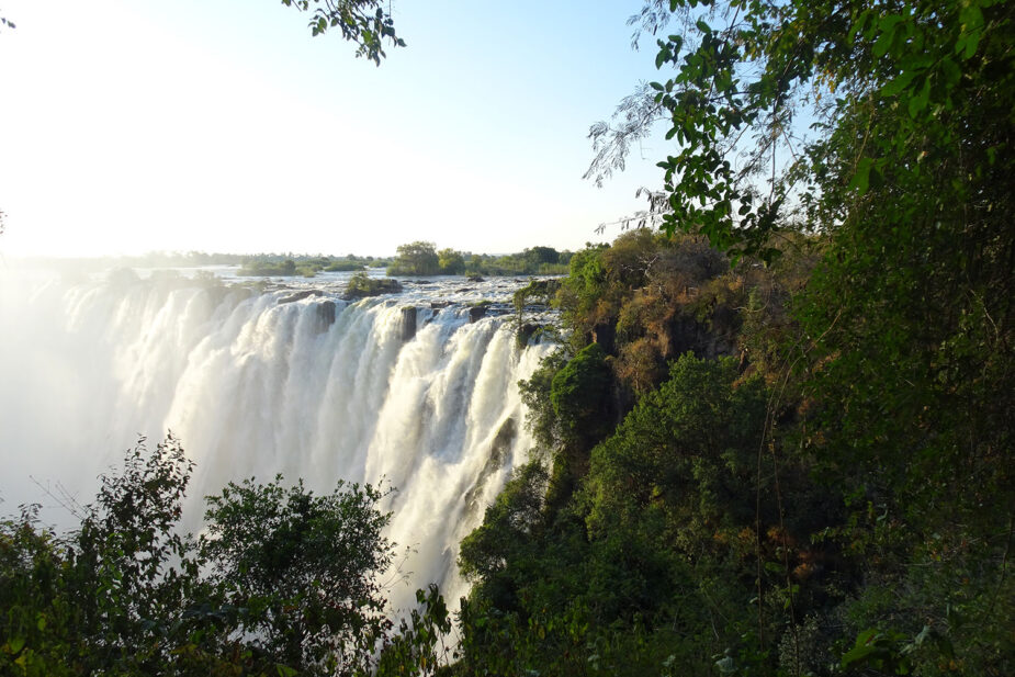 19-BRU-BRU-Travel-Story-by-A-Belmond-Safaris-by-Esther-Moreno