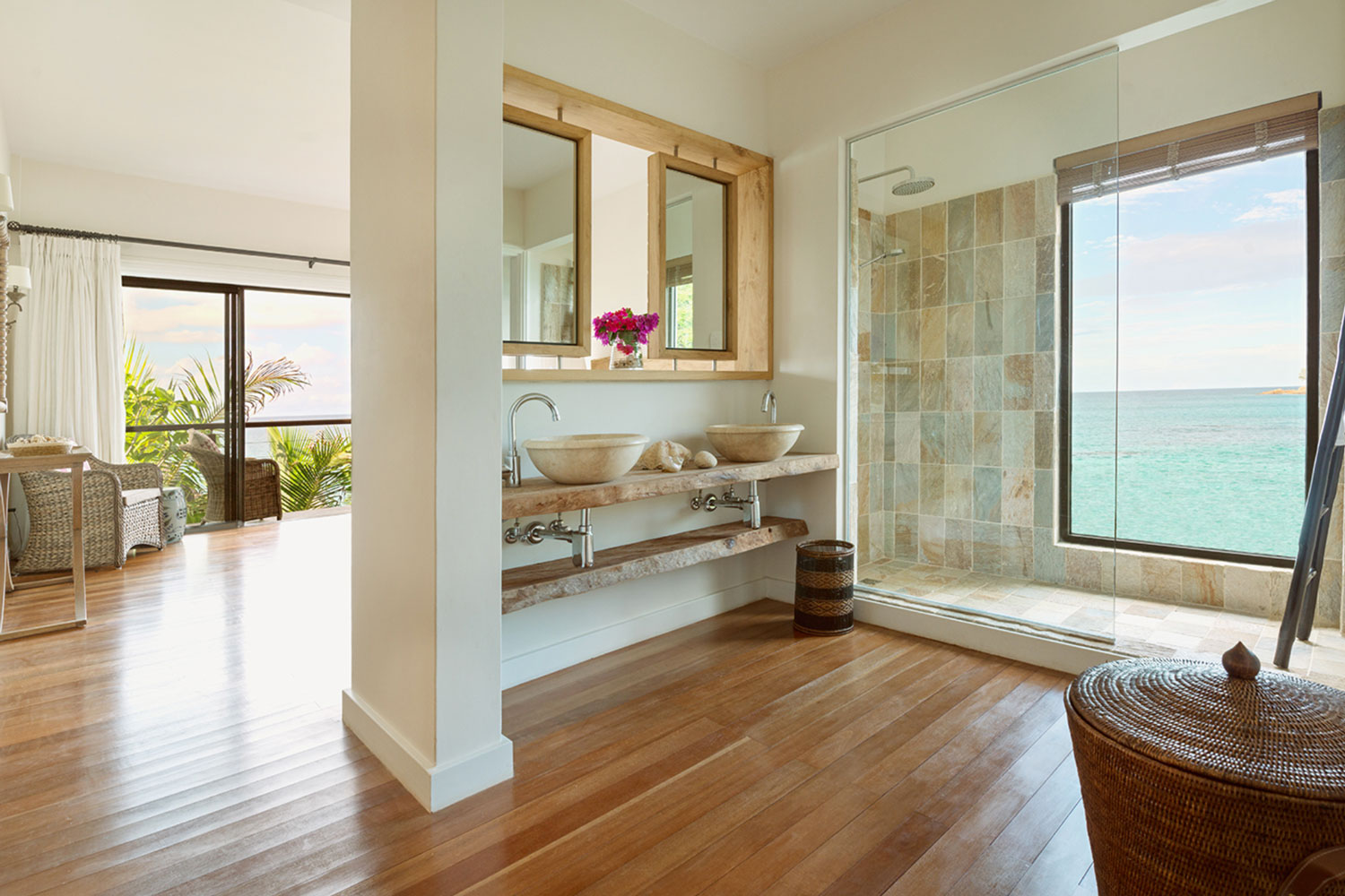 BRU&BRU-Agencia-de-viajes-exclusivos-travel-stories-Seychelles-Villa-on-the-rocks